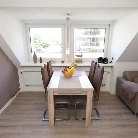 Seeblick Apartment *